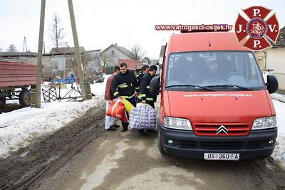 OSIJEK: Vatrogasci dobrog srca za obitelj Pilji� skupili odje�u hranu novac