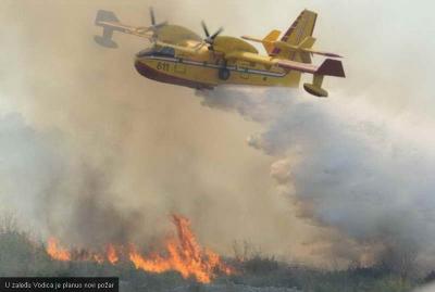VODICE: Planuo je novi po�ar u zale�u, vatru gase i kanaderi