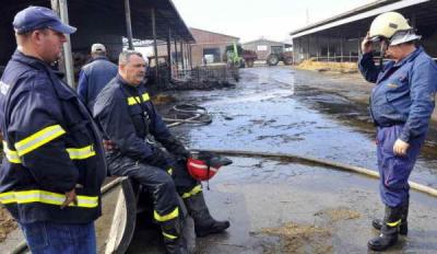 LOVAS: U po�aru izgorjeli telad, bale slame, strojevi...