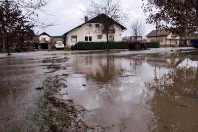 ZAGREB: Tridesetak kuća u mjestu Virje Otok u Varaždinskoj županiji potopljeno je!