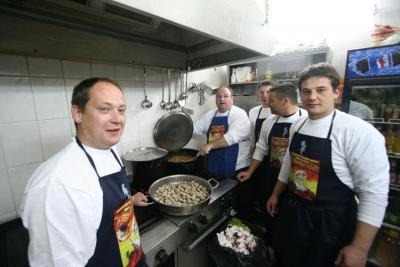 MAKARSKA: Vatrogasci Slano na natjecanju Vatro gastro show