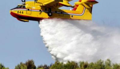 VODICE: Požar na predjelu Kovča gase tri air traktora i kanader