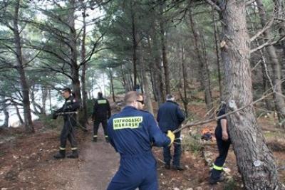 MAKARSKA: I pripadnici DVD-a u sklopu akcije "Zelena čistka"
