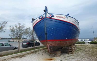 BRAČ: Požar bracere na remontu u Selcima