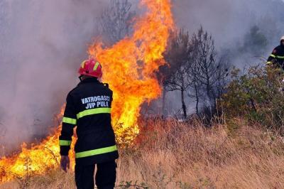 PULA: Istarski vatrogasci poma�u u Dalmaciji