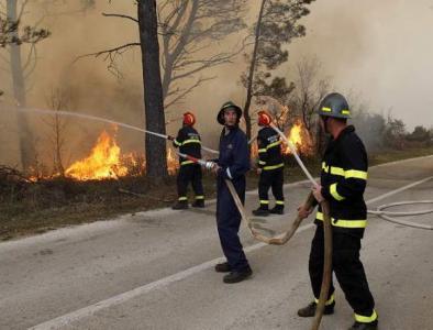 SINJ: Ugašen požar kod brane "Peruča"