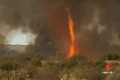 AUSTRALIJA: Vatreni tornado